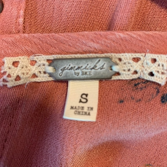 Gimmicks by BKE - cute floral top 🌸🌺 - Picture 5 of 5